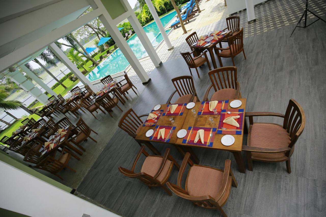 Diya Dahara Lake Resort Yala Zewnętrze zdjęcie