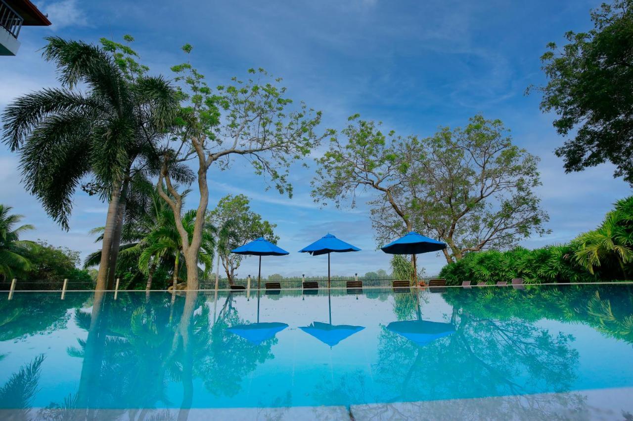 Diya Dahara Lake Resort Yala Zewnętrze zdjęcie