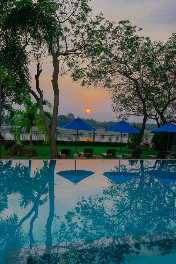 Diya Dahara Lake Resort Yala Zewnętrze zdjęcie