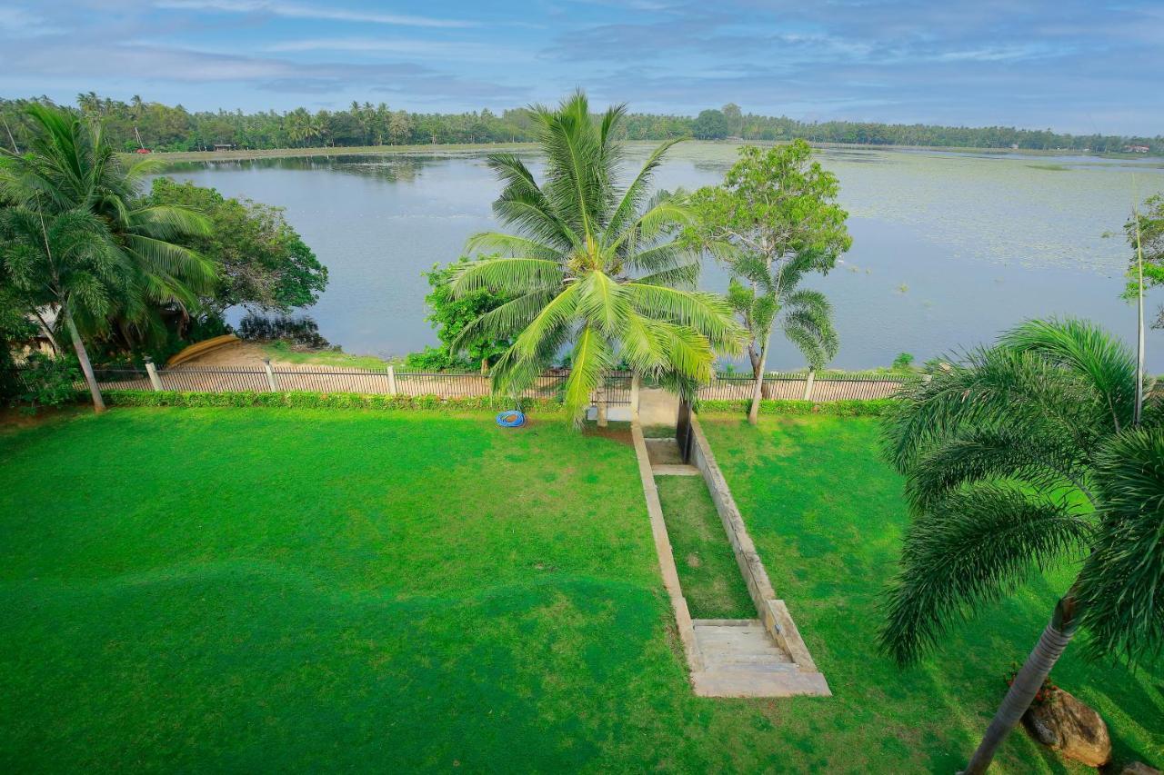 Diya Dahara Lake Resort Yala Zewnętrze zdjęcie