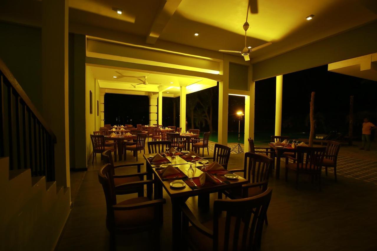 Diya Dahara Lake Resort Yala Zewnętrze zdjęcie