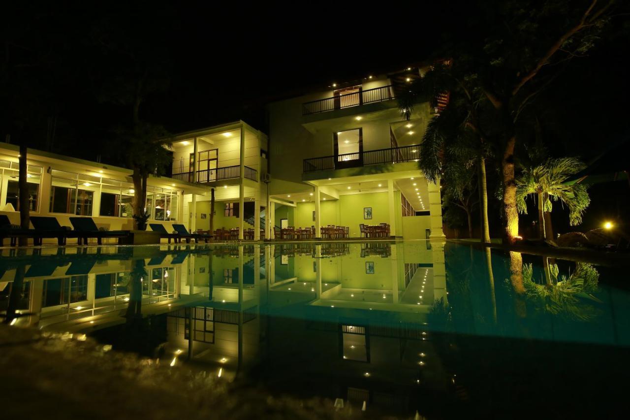 Diya Dahara Lake Resort Yala Zewnętrze zdjęcie