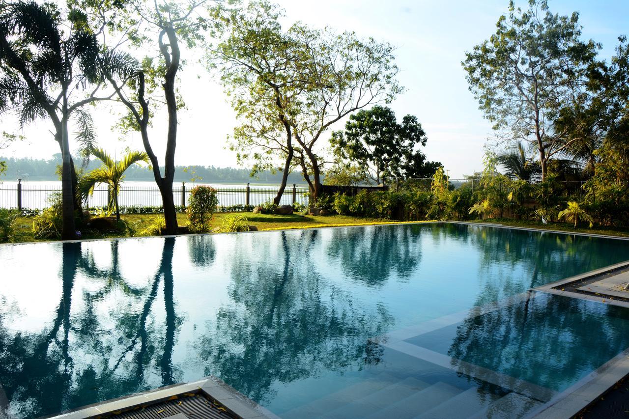 Diya Dahara Lake Resort Yala Zewnętrze zdjęcie