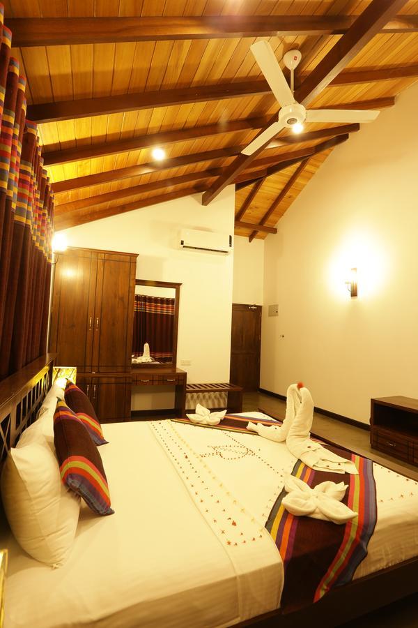 Diya Dahara Lake Resort Yala Zewnętrze zdjęcie