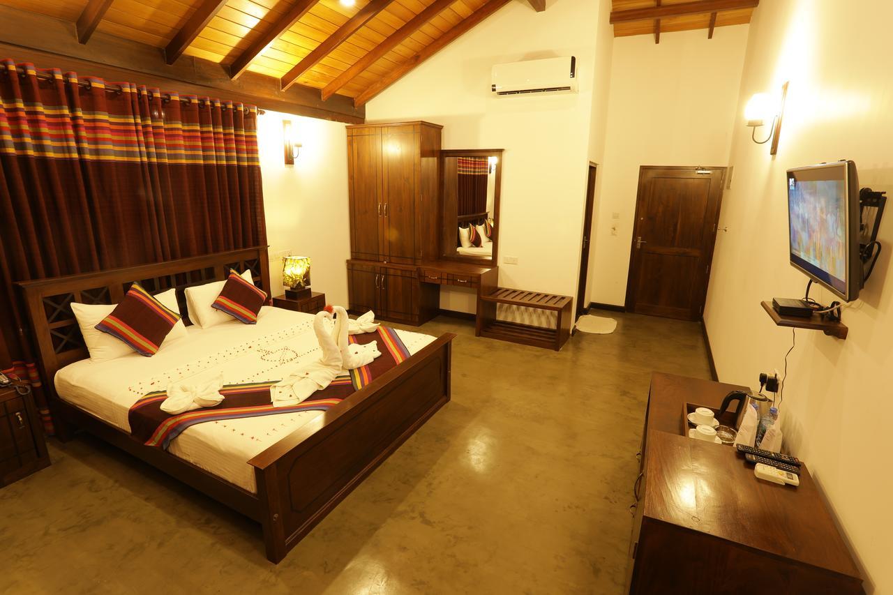 Diya Dahara Lake Resort Yala Zewnętrze zdjęcie