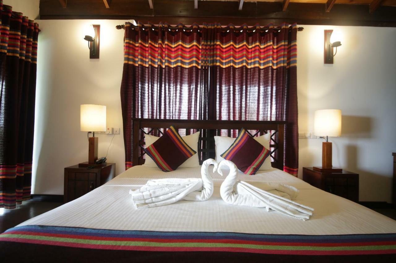 Diya Dahara Lake Resort Yala Zewnętrze zdjęcie