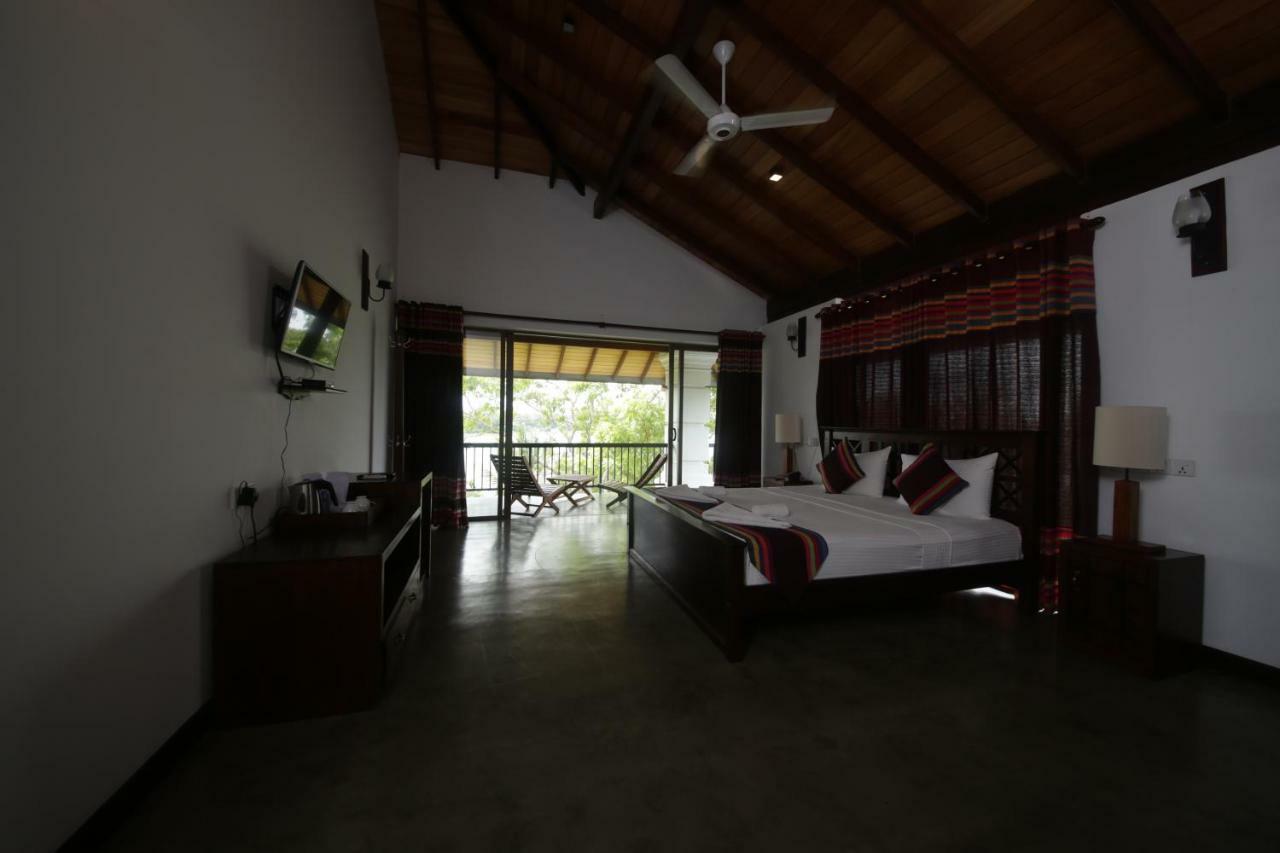 Diya Dahara Lake Resort Yala Zewnętrze zdjęcie
