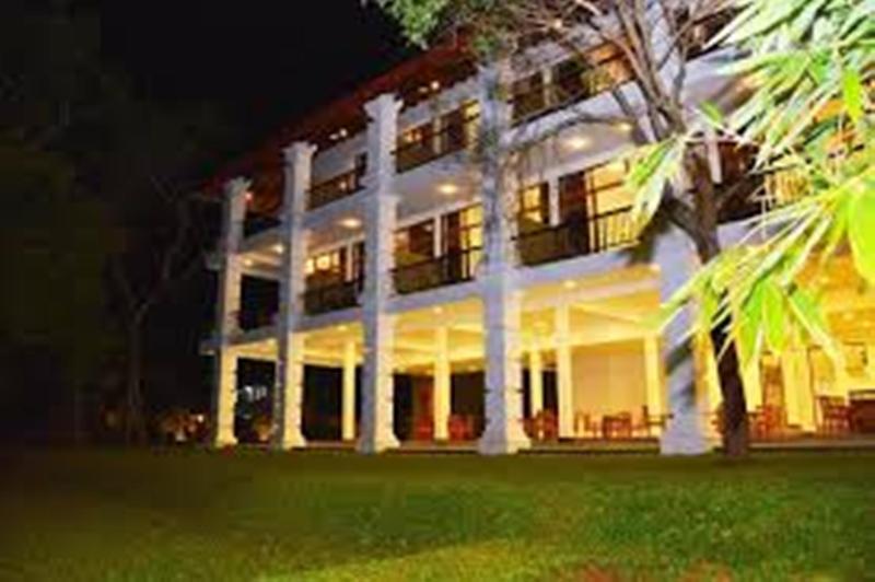 Diya Dahara Lake Resort Yala Zewnętrze zdjęcie